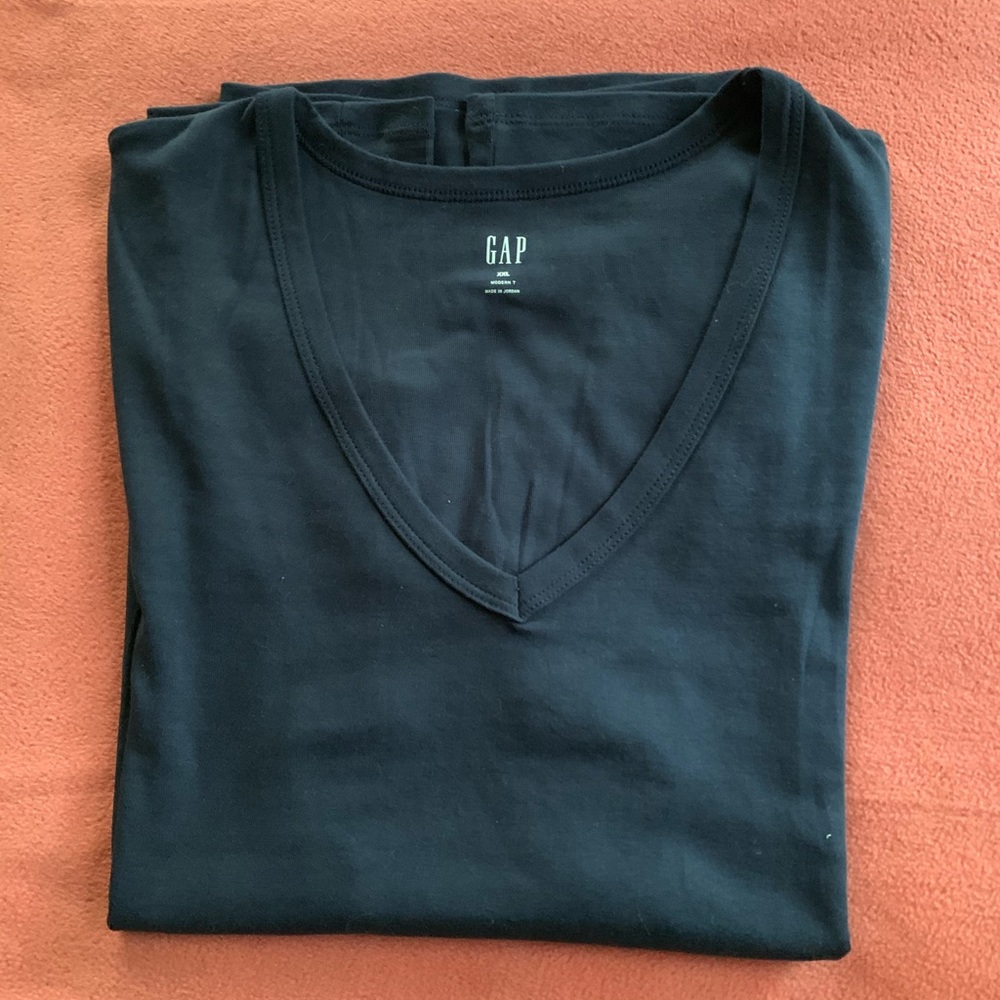 Gap Modern T NWT